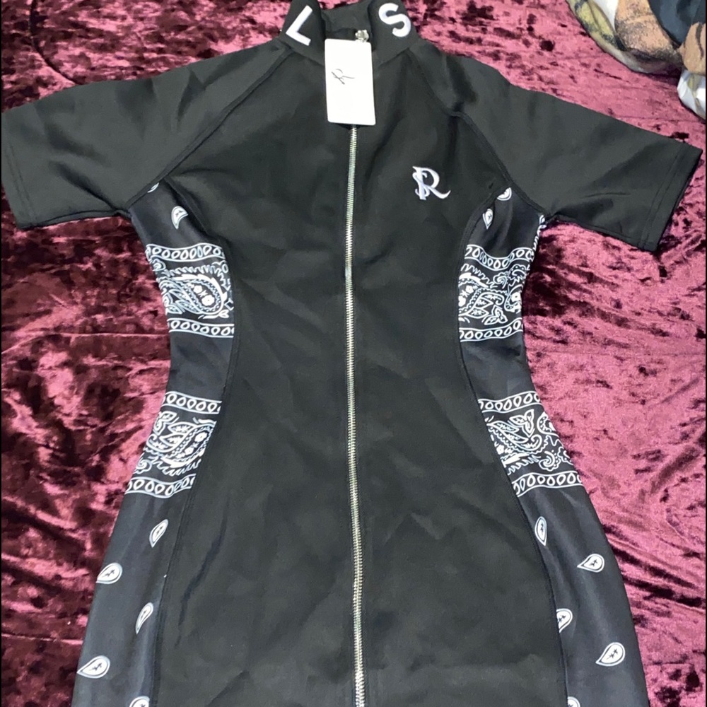 Black And White Dress Shirt sleeve